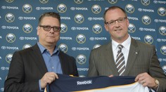 Buffalo Sabres zmení trénera i generálneho manažéra
