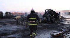 Cisterna s plynom po zrážke s autom explodovala. Po vážnej nehode v Mongolsku hlásia šesť obetí