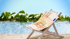 Kurz eura padá. Pocítime to najmä na dovolenke v Chorvátsku