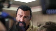 Akčný hrdina Steven Seagal mieri do politiky