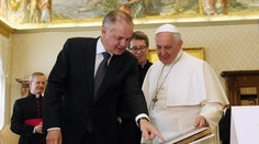 Kiska dal pápežovi unikátny dar. Nikde okrem Slovenska by ho nevyrobili