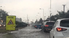 Slovenskom sa prehnali búrky, autá mali problémy