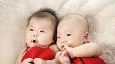 Porodila dvojičky a každé dieťa malo iného otca