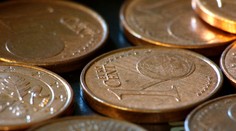 Euro máme desať rokov, Česi si nechali korunu. Kto urobil lepšie?