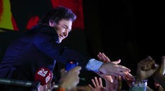 Novým prezidentom Argentíny bude krajne pravicový ekonóm Javier Milei