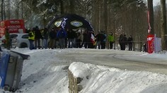 VIDEO: Pomoc, akú ste ešte určite nevideli. Fanúšikovia "vrátili" auto späť na trať