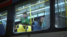 Na autobus s novinármi v Riu niekto strieľal