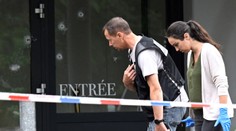 Scéna ako z akčného filmu vo Francúzsku. Prišli na terénnom aute, vytiahli automatické pušky a rozstrieľali svadobčanov