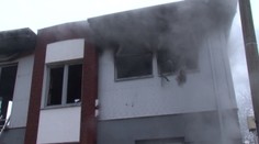 Administratívna budova v plameňoch. Uviezla v nej matka s dcérou