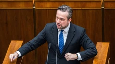 Poslanci nebudú rokovať o odvolaní Ľuboša Blahu. Opozícia ho kritizuje za obraz Che Guevaru