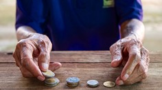 Česi zaviedli dôchodkový strop, môže sa však posúvať