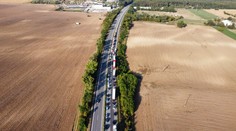 Hromadná nehoda na R1 pri odpočívadle Veľké Zálužie. Cestu smerom na Nitru museli uzavrieť