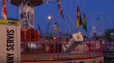 Nešťastie na obrovskom reťazovom kolotoči v Havířove. Pri nehode sa zranilo 17 osôb, najmä deti