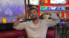 Hollywoodsky sexidol v Prahe: Pozrite, aká slovenská pochúťka ho dostala