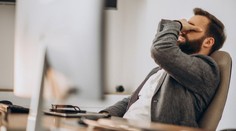 Bolesť hlavy, ktorá sa neustále vracia. Čo môže byť príčinou a ako to riešiť