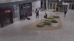 Polícia zverejnila video z megakrádeže klenotov v Bory Mall. Išlo zrejme o profíkov
