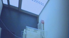 Prípad mŕtveho novorodenca v hniezde záchrany: Prokuratúra má kamerový záznam osoby, ktorá ho tam vložila