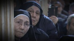 Žena s nožom v ruke olúpila mníšku o ruženec