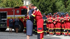 Prezidentka ocenila prácu slovenských hasičov v Grécku. Veliteľa aj objala