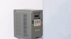 Ekonomicky spoľahlivý frekvenčný menič