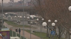 Hlavné mesto by malo vypnúť verejné osvetlenie. Budú si Bratislavčania svietiť baterkami?