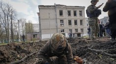 Najmenej štyri osoby prišli o život pri ruskom raketovom útoku v Doneckej oblasti