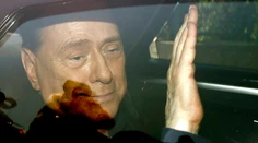 Expremiér Berlusconi je po operácii, dopadla úspešne