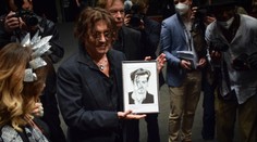 Najväčšie hviezdy Karlových Varov Johnny Depp a Ethan Hawke odpovedali na naše otázky