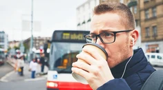 Nevinné počúvanie hudby i telefonovanie sa môže skončiť tragicky