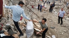 Azerbajdžan preberá kontrolu. Arméni na úteku podpaľujú svoje domy a vykopávajú mŕtvych