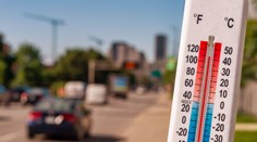 Matka našla v rozpálenom aute bezvládne telo dcéry (†2). Zatiaľ čo bojovala o život, otec hral videohry