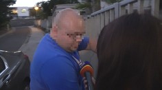 Tento muž sa vydáva za milionára, ale zdá sa, že ide iba o podvodníka