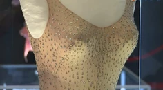Vydražili legendárne šaty Marilyn Monroe. Za sumu, ktorá vám vyrazí dych