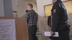 Roky brutálne týral svoju partnerku, na trest si počká vo väzbe