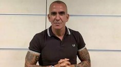 Televizía zrušila reláciu Di Cania pre fašistické tetovanie