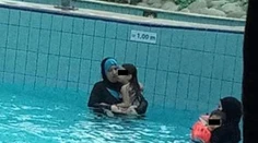 Zahalené moslimky v pražskom aquaparku poriadne nahnevali Čechov: Vedenie ich bráni