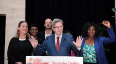 Zvrat vo Francúzsku: Predčasné voľby prekvapujúco vyhral ľavicový Národný ľudový front