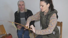Základom sú šikovné ruky a dobrý materiál. Majstri z Kopaníc vedia upliesť veľkonočný korbáč za päť minút