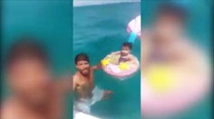 VIDEO: Prúd odniesol ročné dieťa na šíre more. Rodičia naň nedávali pozor