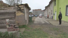 V osade v Ladomirovej zostali v šoku. Neznámi cudzinci prišli v noci k bytovkám a začali sa modliť