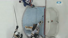 VIDEO: Zázračný zákrok a kuriózny gól spoza polovice ihriska