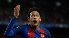 Barcelona hrozí žalobou, ak jej Paríž "vyfúkne" Neymara