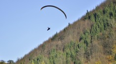 Mladý Bratislavčan zahynul v posledný deň paraglajdového kurzu