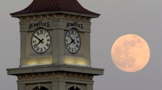 Biely dom žiada NASA o vytvorenie samostatného časového pásma pre Mesiac. Čas tam totiž beží trochu inak