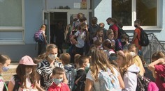 Rodičia školákov siahajú hlboko do vrecka. Okrem pomôcok ich čaká ďalší výdavok