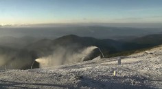 Dobrá správa pre lyžiarov. V Tatranskej Lomnici a na Chopku už zasnežujú zjazdovky