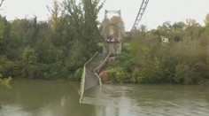 Nešťastie vo Francúzsku: Most sa zrútil do rieky aj s tromi autami, hlásia najmenej jednu obeť