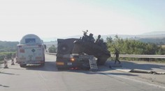 Kuriózna nehoda na diaľnici: Vojakom pri Olomouci spadol z návesu tank