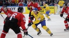 Švajčiari potrápili Švédov. Rozhodli až nájazdy