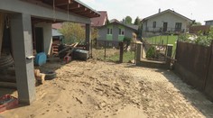 Šenkvice sa spamätávajú po prívalovom daždi. Jedna rodina musela odísť z domu